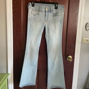 Light wash American eagle jeans